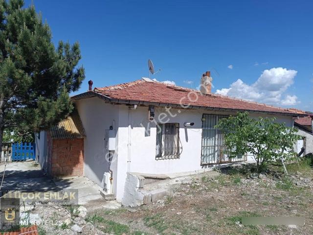 Afyon Üçok Emlak Salar Kasabası 2+1 90m² Satılık Müstakil Ev