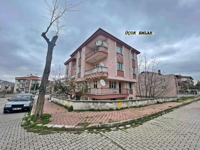 Afyon Üçok Emlaktan Esentepe Mah Köşe 2+1 Satılık Daire