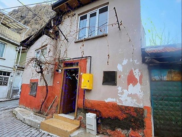 AFYONKARAHİSAR BURMALI MAHALLESİNDE MÜSTAKİL BİNA