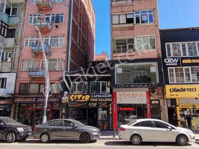 Akça Cami,cumhuriyet Parkı, Cadde Üstü,1. Kat,geniş Cam Vitrinli
