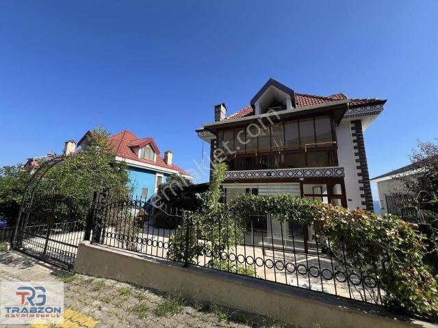 Akçaabat Mersin'de Satılık Ful Deniz Manzaralı Fırsat Villa