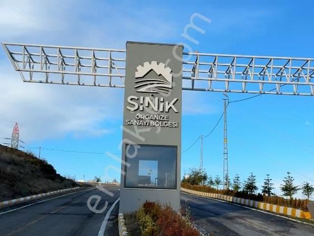 Akçabaat Şinik Osbde 9.000 M² Arsa Üzerinde Kiracılı Fabrika