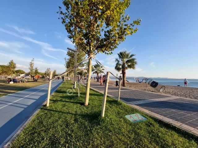 Akçay Altınkum'da Sahile Yakın Klimalı Eşyalı 1+1 Kiralık Daire