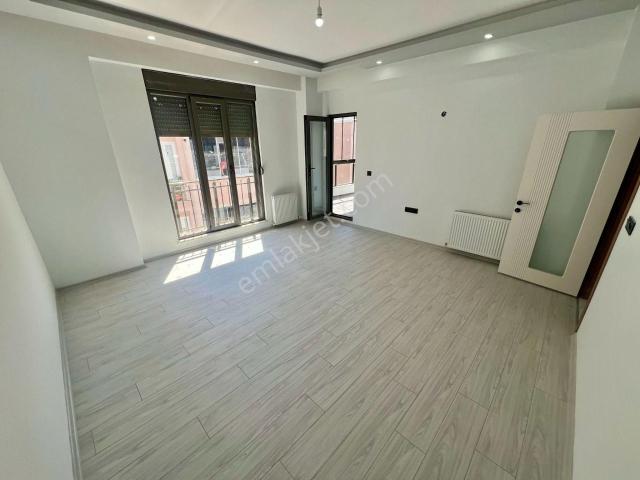 Akçay Aras Emlaktan Altınkumda Doğalgazlı Denize 300 Metre 3+1 Dubleks Daire