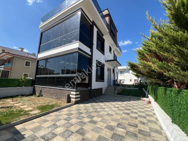 Akçay Aras Emlaktan Denize 400 Metre Müstakil 4+1 Tripleks Villa