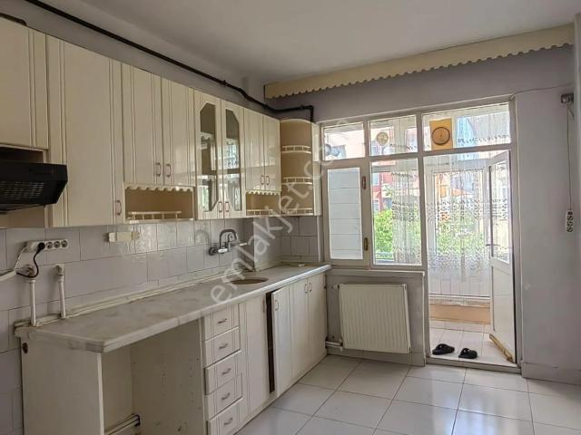 Akçay Emlak'tan Akşehir Altunkalem Mahallesi Çetinler Manavı Civarı 2. Kat Kombili Kiralık 3+1 Daire