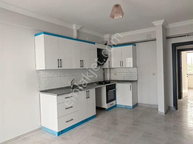 Akçay Emlak'tan Akşehir Gazi Mahallesi Yeni Devlet Hastahanesi Yolunda Ara Kat Kiralık 1+1 Daire