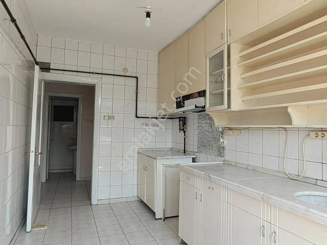 Akçay Emlak'tan Akşehir Stadyum Civarında Satılık 2+1 Daire