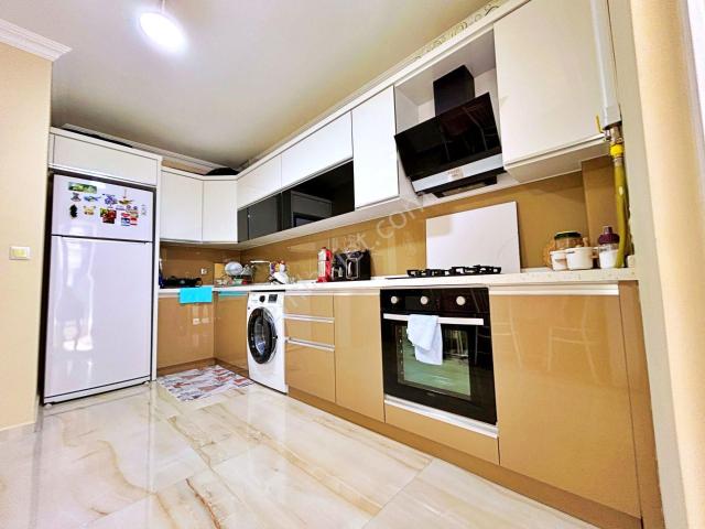Akçay İkizçayda Gültaş Emlaktan Satılık Geniş Kullanımlı Doğalgazlı Ara Kat 2+1 Daire