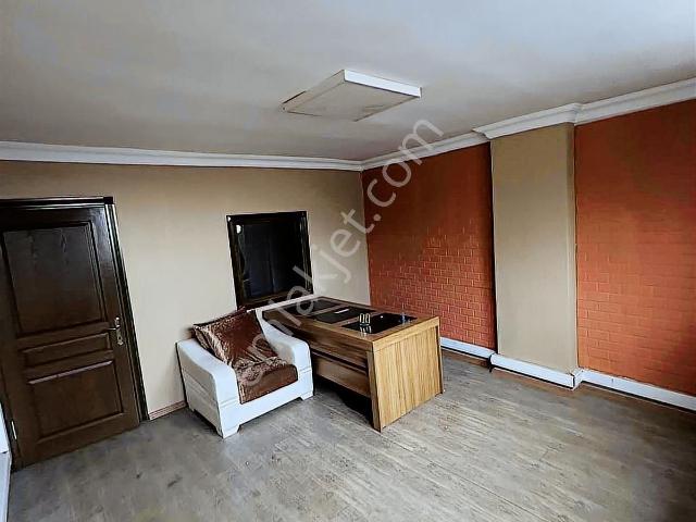 Akşemşettin Mah 90 Mt Kiralık Dükkan