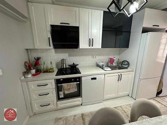 AKŞEMSETTİN MAHALLESİNDE 2.KATTA FULL YAPILI ASANSÖRLÜ 3+1 DAİRE
