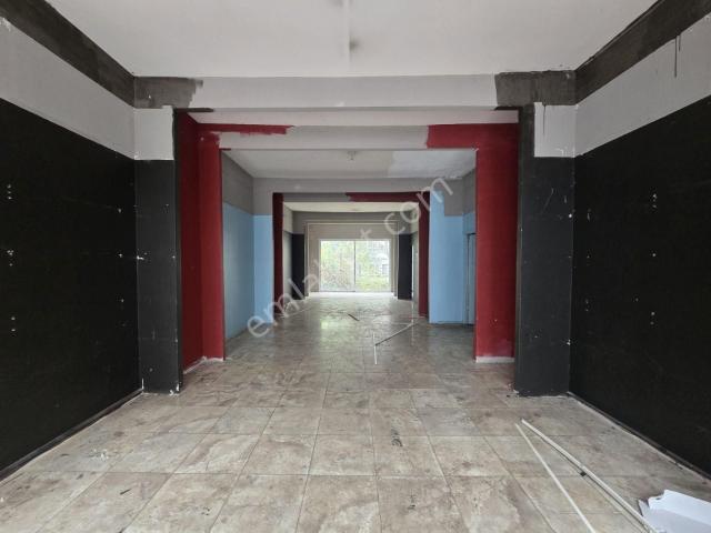 Akşemsettin'de Düz Giriş 90 M2 Cephesi Geniş Dükkan