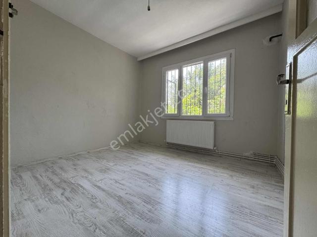 Akın Emlaktan Fırat Mah.2+1d.gazlı İzbana Yakın Kiralık Daire