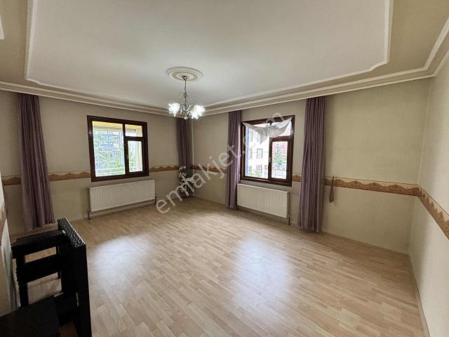 Akıncılar Cd'nde Güney Cepheli Geniş Arakat 3+1 Yalıtımlı Daire
