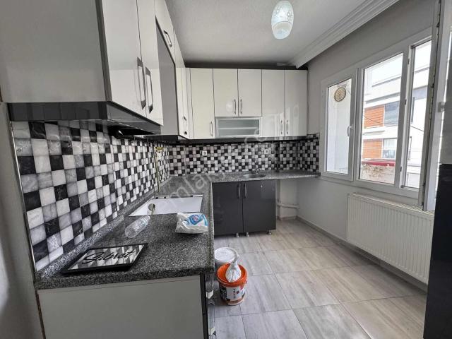 Akın'dan Göksu Mah İzbana Yakın Kiralık D.gazlı 2+1 Arakat Daire