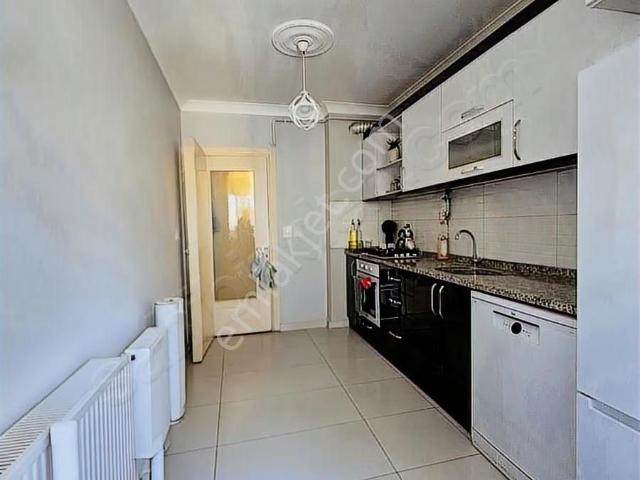 Çakır Emlaktan Satılık 2.arakat 90m2 Daire