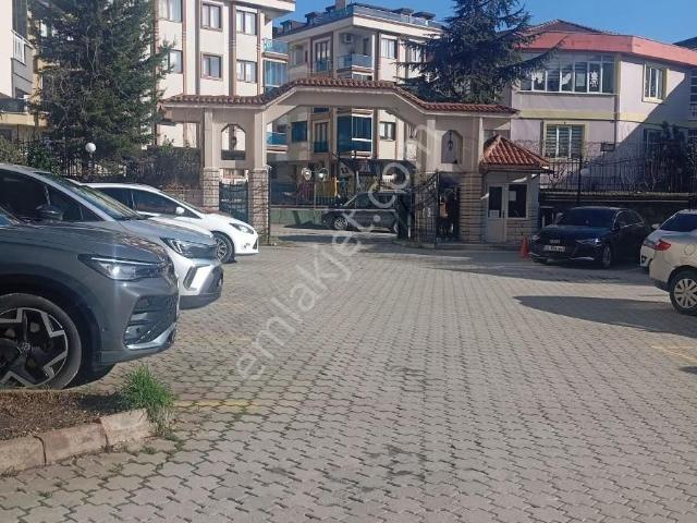 Çakmak Sitesinde Satılık Daire