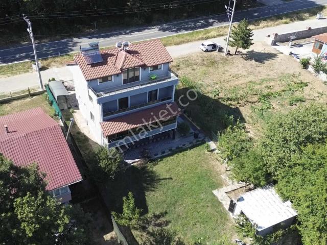 Akmeşe Sapakpınarda Satılık Tripleks Villa