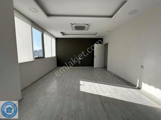 Akatay Plazada Satılık 2+1 Büro