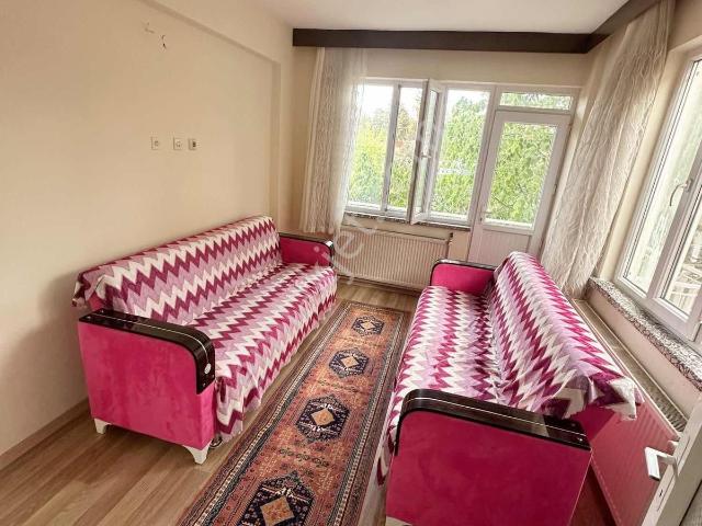 Akaylar Gayrimenkulden Merkezi Konumda Eşyalı 2+1 Kiralık Daire