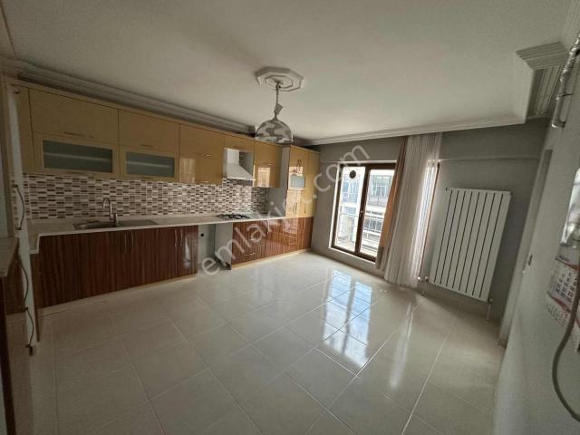 Akaylar Gayrimenkulden 3+1 160m² Ebeveyn Banyolu Kiralık Daire