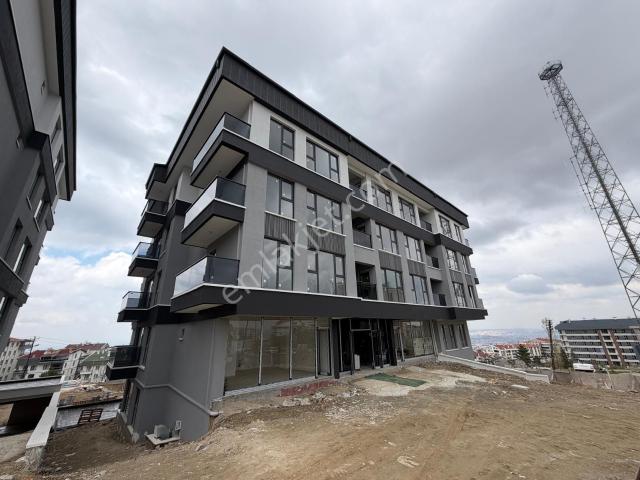 Akağ Panorama'da Lüks Yapılı Yatırıma Uygun Satılık 1+1 Daire