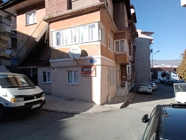AKADEMİ EMLAKTAN ALİ PAŞA DA SATILIK 2+1 DAİRE