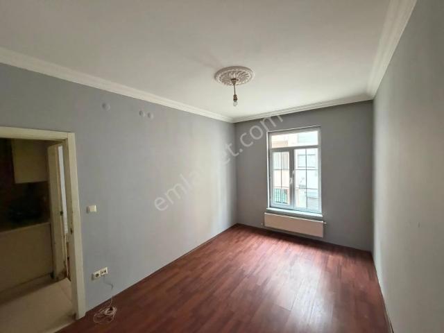 Akademi Espark Yakını Depozitosuz Ön Cephe Kiralık 1+1