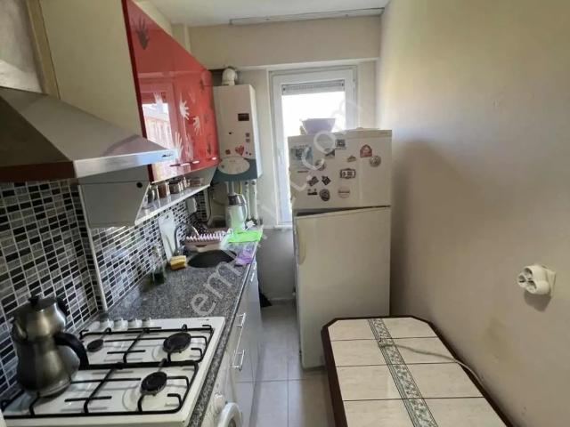 Akademi'den Aöf Yakını Ara Kat Balkonlu Eşyalı Kiralık 1+1