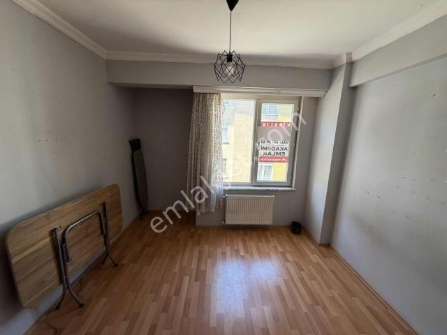 Akademi'den Collesıum Yakını Çift Cephe Kiralık 1+1