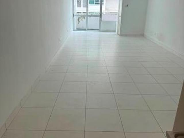 Akademik Suite Mount Austin Studio For Rent