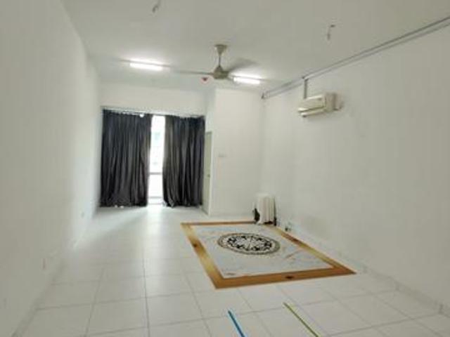Akademik Suites Studio Mount Austin For Rent