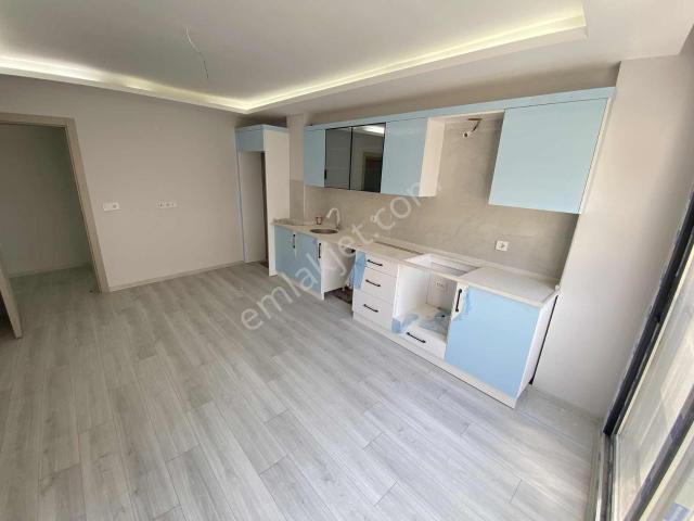 Akalından Arakat Asansörlü Otoparklı Oturuma Hazır 2+1 Sıfır