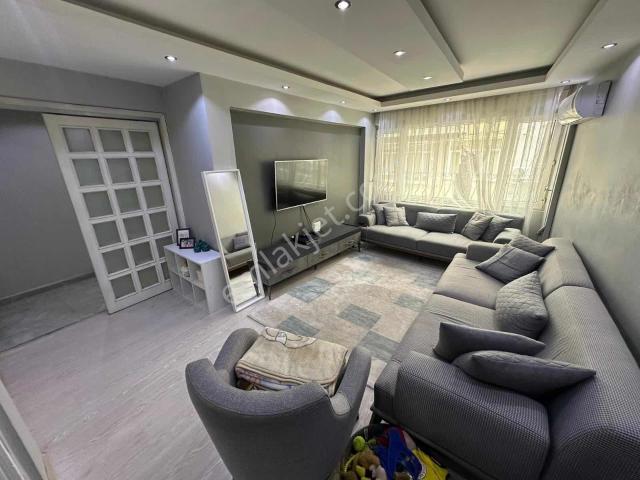 Akalın'dan Küçük Yalı'da Sahile Yakın Geniş 2+1 Satılık Daire