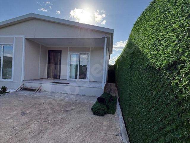 ÇAKALTEPE'de HARİKA BAHÇE ve 1+1 MÜKEMMEL EVİ HAZIR KURULU DÜZEN