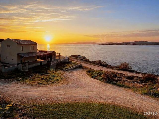 Akarca da Önü Kapanmaz Deniz Manzaralı 7+2 Müstakil Köşe Villa