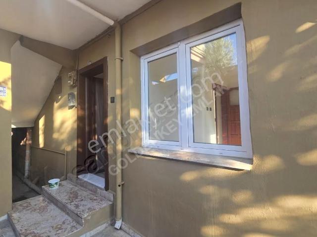 Akarca Mahallesinde Yenilenmiş 3+1 Kiralık Daire |