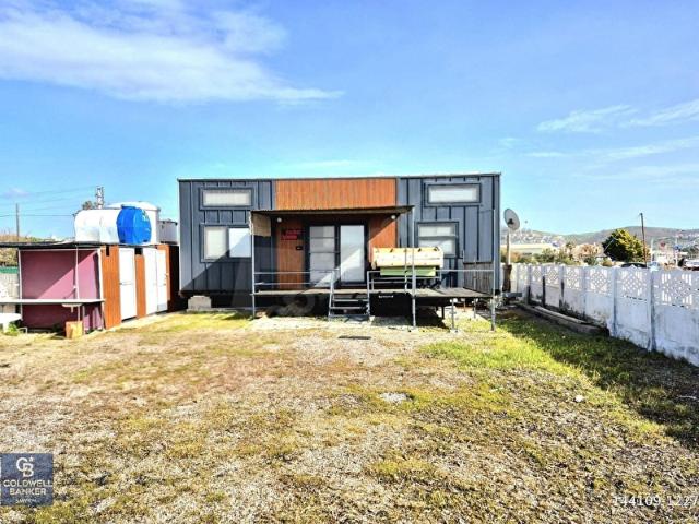 AKARCA SAHİLİNDE DENİZE SIFIR SATILIK ARSA VE TİNY HOUSE