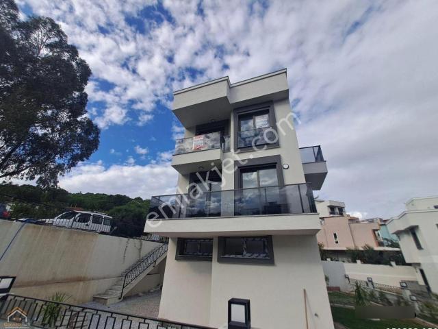 Akarca Zümrut Evlerinde 4+2 Ultra Lüks Villa