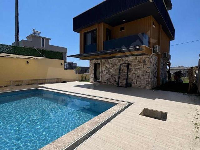Akarca'da tam müstakil havuzlu villa!