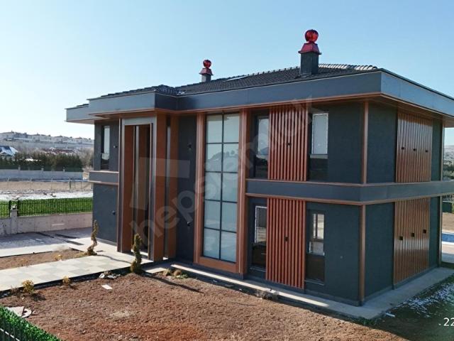 AKARSU EMLAK'TAN GÖLBAŞINDA BUTİK SİTE İÇERİSİNDE, EMSALSİZ LOFT MİMARİLİ ULTRA LÜKS ÖZEL VİLLA
