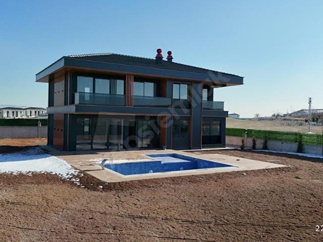 AKARSU EMLAK'TAN GÖLBAŞINDA BUTİK SİTE İÇERİSİNDE, EMSALSİZ LOFT MİMARİLİ ULTRA LÜKS ÖZEL VİLLA