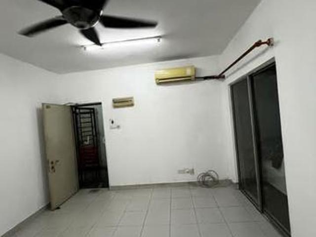 Akasia Apartment Mid Floor Bandar Botanic Klang Next to Kesas