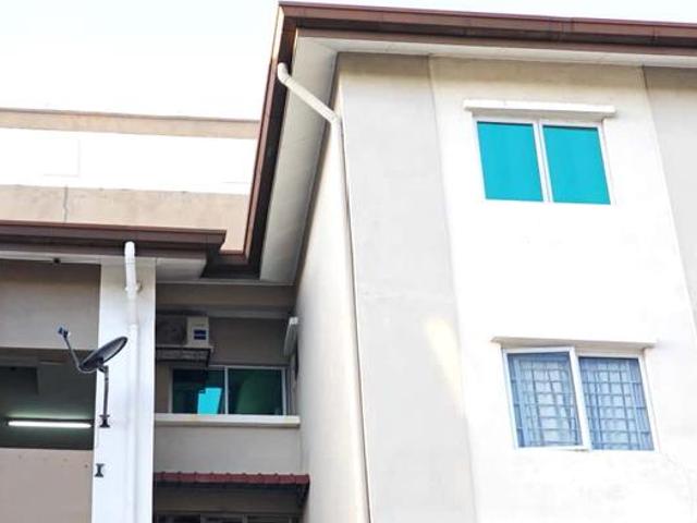 Akasia Apartment Ground Floor in Bandar Botanic Klang for Sale