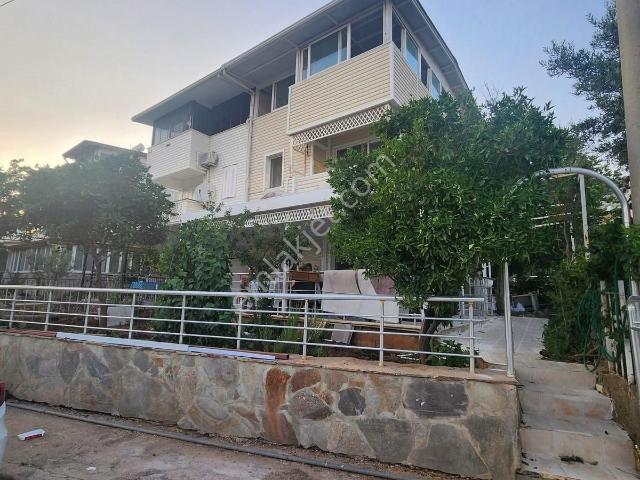 Akbükte Denize Yakın Yola Cepheli Fırsat Satılık 3+1 Villa