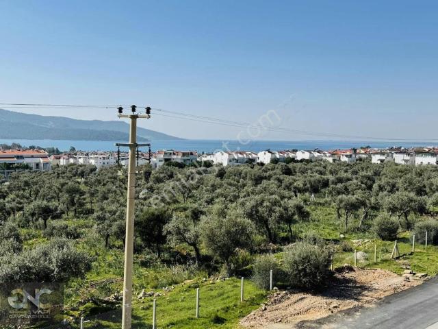 Akbükte Denize Yakın Deniz Manzaralı Ön Sıra 4+1 Bahçeli Yazlık