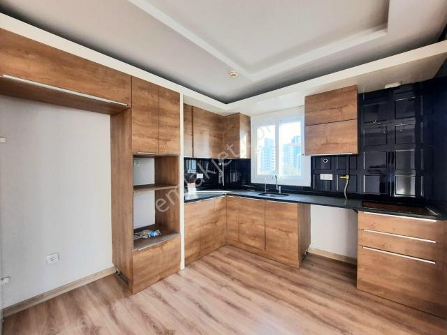 Akdeniz Mah'de 3+1 Havuzlu Güvenlikli Siteiçi Ferah Daire