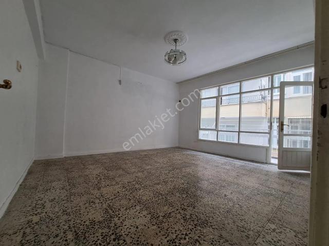 Akdeniz Yenimahalle Çakmak Cad. Satılık 2+1 Daire