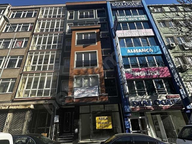 AKDENİZ CADDESİNDE SIFIR BİNADA İKİ KATLI DÜKKAN