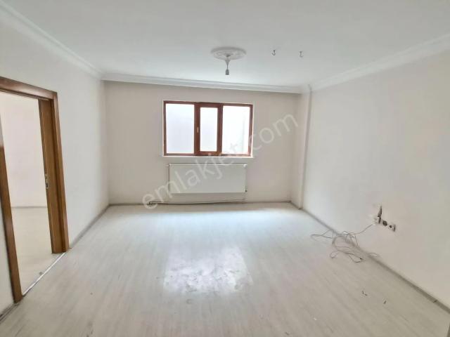 Akderede 3+1 Kot 1 De Yapılı Balkonlu Kiralık Daire